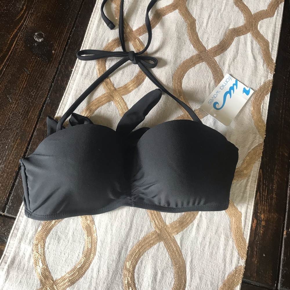 Strapless black bikini top